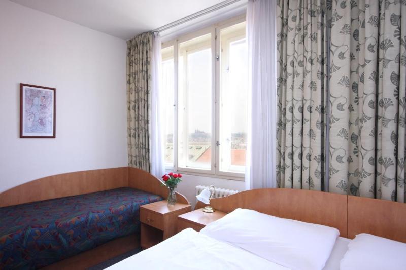 Hotel Legie Bed And Breakfast Prága Kültér fotó