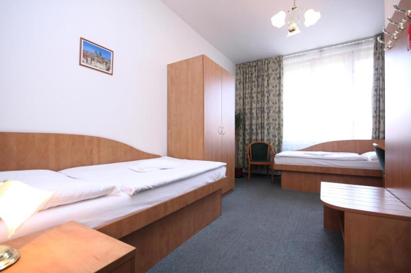Hotel Legie Bed And Breakfast Prága Kültér fotó